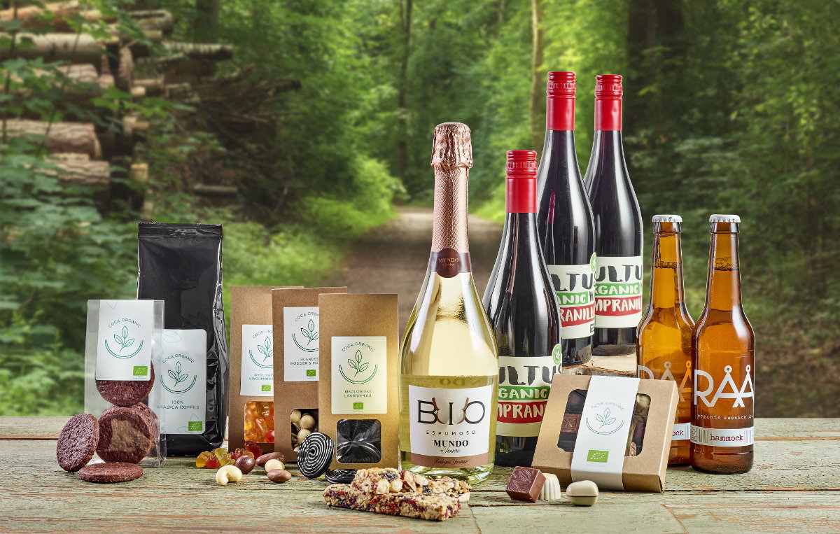 ØKO gavekurv med økologisk vin, kaffe, chokolade, nødder og slik